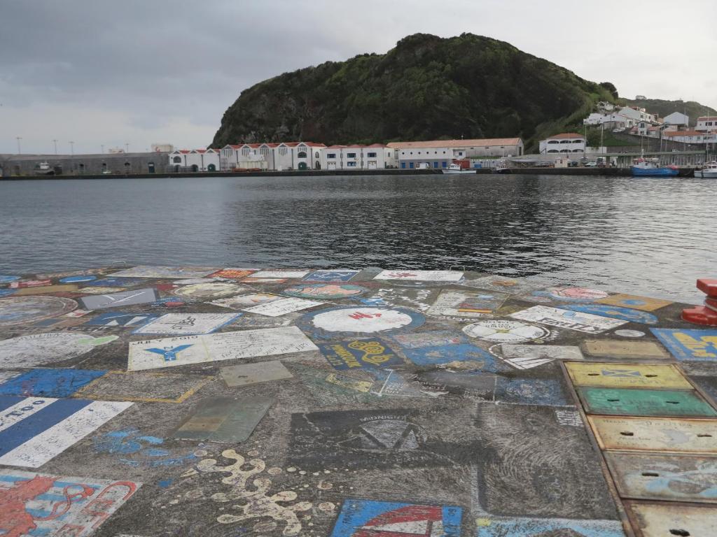 Baia Das Caldeirinhas Horta  Bagian luar foto